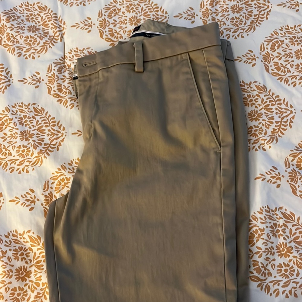 Men’s khaki pants